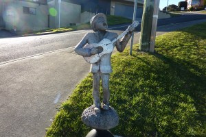 A guiter playing minstrel